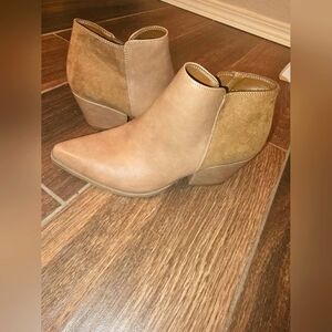 CENTRO POINT SZ 7 ANKLE BOOTIE BOOTS WESTERN POINTY CAMEL BEIGE
